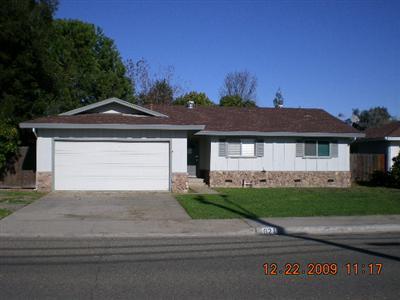 621 E Minnesota Ave, Turlock, CA 95382 photo 1