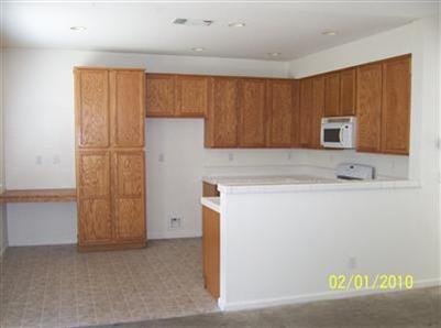 13468 Pipestone St, Lathrop, CA 95330 photo 2