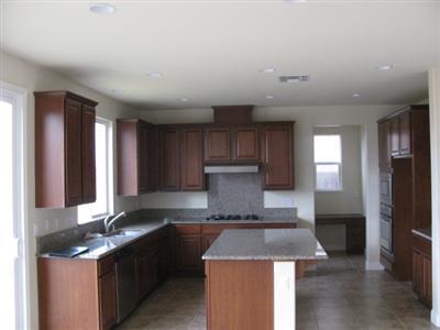 521 Carnaby Rd, Lathrop, CA 95330 photo 1
