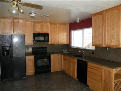 258 Laguna Dr, Tracy, CA 95376 photo 2