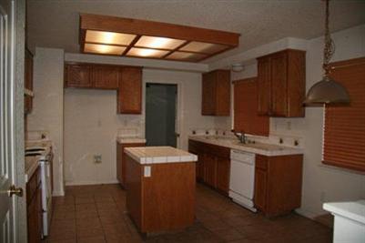 819 Sugar Pine Dr, Lathrop, CA 95330 photo 2