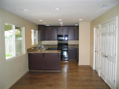 3330 Vanderbilt Ave, Turlock, CA 95382 photo 2