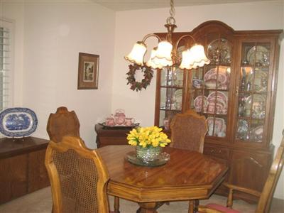 4560 Charleston Dr, Carmichael, CA 95608 photo 2