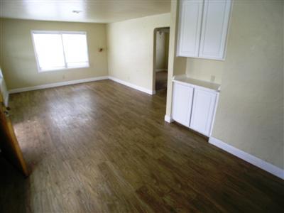 9677 Walnut Ave, Elk Grove, CA 95624 photo 4