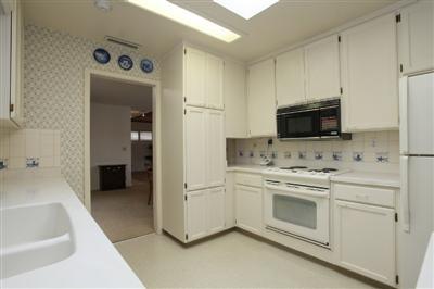 759 Elmwood Dr, Davis, CA 95616 photo 2