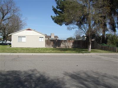 1956 Pine St, Newman, CA 95360 photo 2