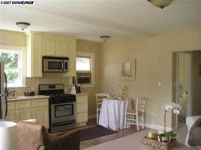 537 W 12th St, Tracy, CA 95376 photo 2