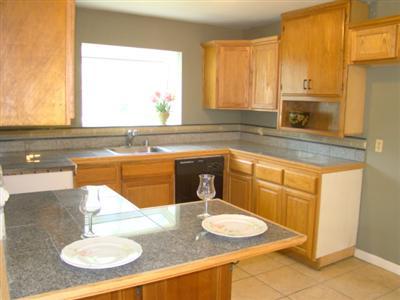 608 Curry Ave, Modesto, CA 95354 photo 3