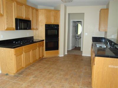 1992 Nehemiah, Manteca, CA 95336 photo 2