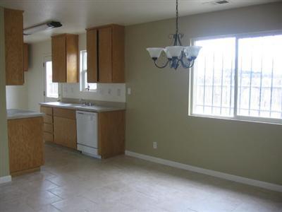 615 Lassen Ave, Modesto, CA 95358 photo 2