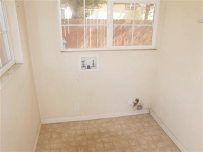327 E Tokay St, Lodi, CA 95240 photo 5