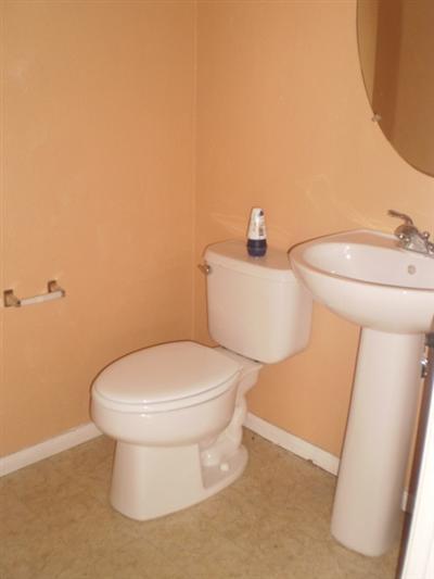 667 Harold Smith Dr, Tracy, CA 95304 photo 4