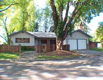 702 Helen Ave, Modesto, CA 95350 photo 1