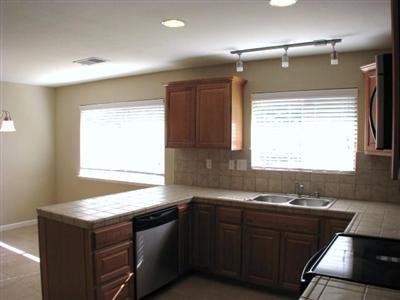 2801 Layton Dr, Davis, CA 95618 photo 3