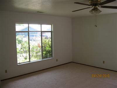 429 Valley Ave, Lodi, CA 95240 photo 2