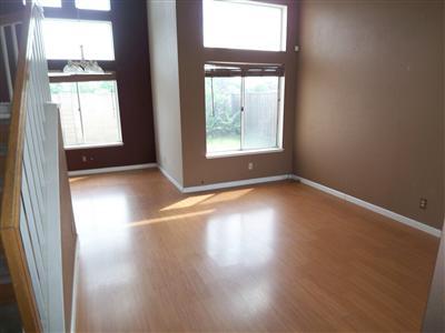 562 Charlemagne Ln, Tracy, CA 95376 photo 2