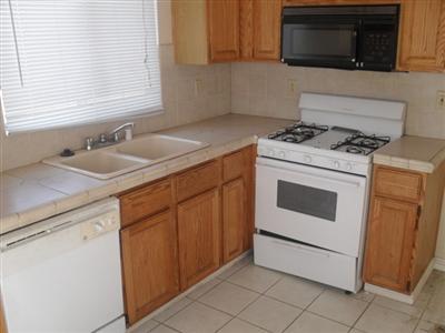 908 Fall River Dr, Modesto, CA 95351 photo 3