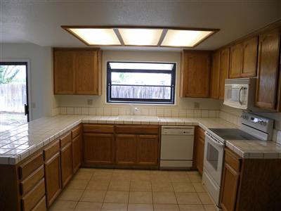 866 Mackilhaffy Dr, Patterson, CA 95363 photo 4