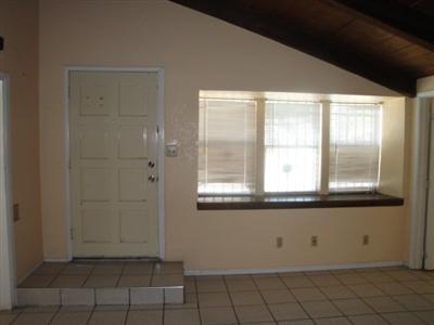 1010 Lassen Ave, Modesto, CA 95358 photo 2