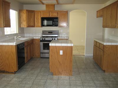 1212 Riverpark Ct, Modesto, CA 95351 photo 4