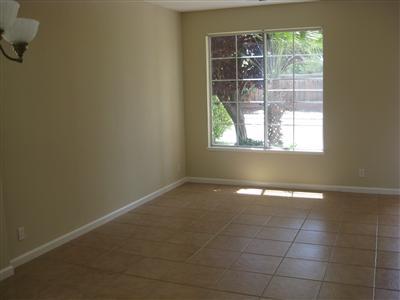 975 Henderson Way, Tracy, CA 95376 photo 2