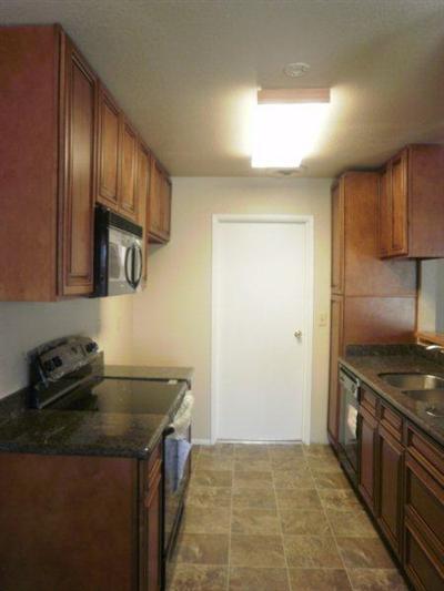 2033 Robertson Rd, Modesto, CA 95351 photo 2