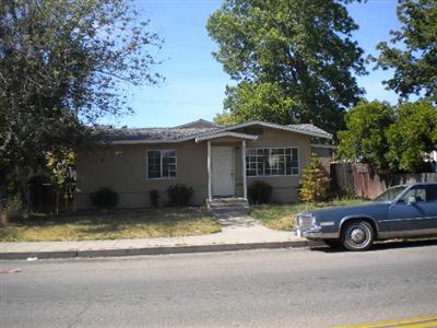 205 E Tokay St, Lodi, CA 95240 photo 1