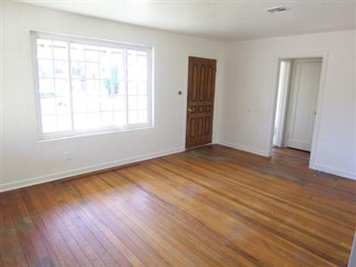 4845 Warwick Ave, Sacramento, CA 95820 photo 5