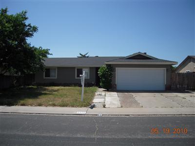 3310 Moonview Dr, Ceres, CA 95307 photo 1