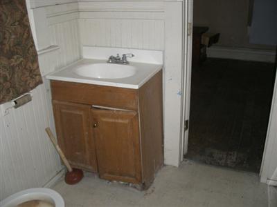 332 E Walnut St, Lodi, CA 95240 photo 9