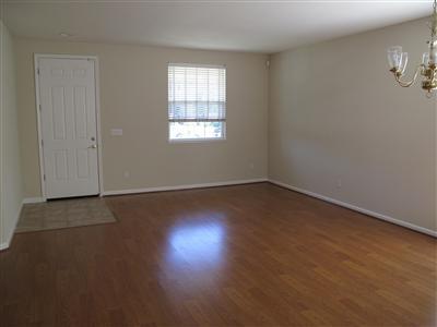 323 Ridgeview Dr, Tracy, CA 95377 photo 2