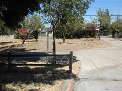 231 N Walnut Ave, Manteca, CA 95337 photo 3