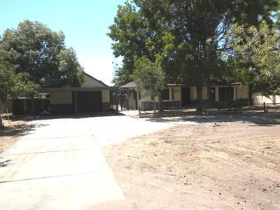 231 N Walnut Ave, Manteca, CA 95337 photo 2
