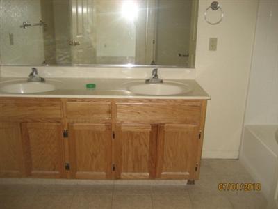 1045 Moonlight Dr, Ceres, CA 95307 photo 5