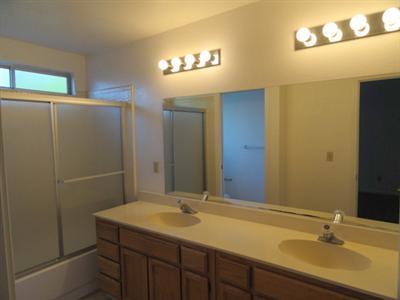 645 Jonquil Dr, Lathrop, CA 95330 photo 4