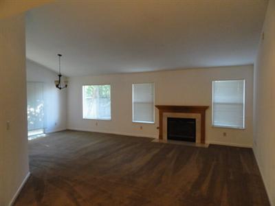 645 Jonquil Dr, Lathrop, CA 95330 photo 2