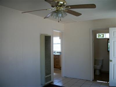 417 Flora St, Lodi, CA 95240 photo 3