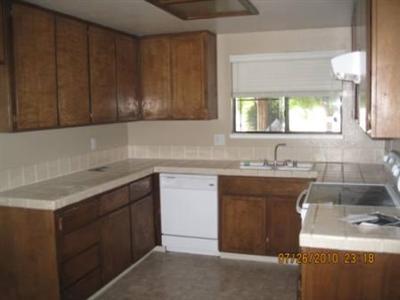 233 Donner Dr, Lodi, CA 95240 photo 2