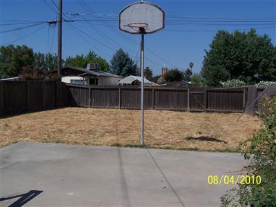 526 5th St, Galt, CA 95632 photo 3