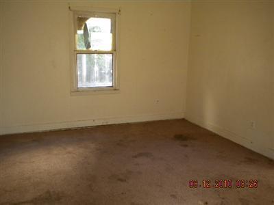 995 Vermont Ave, Turlock, CA 95380 photo 2