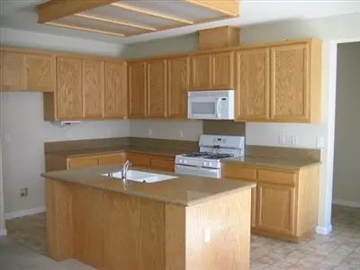 972 Monarch Ct, Manteca, CA 95337 photo 3