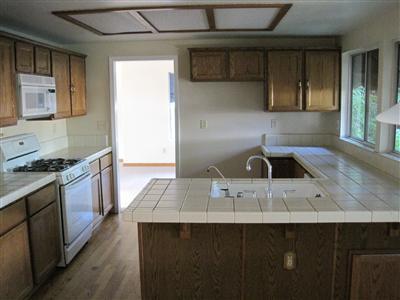 2012 Stoneglen Dr, Newman, CA 95360 photo 2