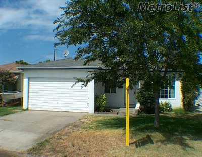 1713 S School St, Lodi, CA 95240 photo 1