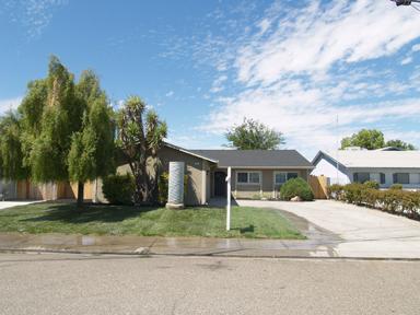 665 Acacia Ave, Manteca, CA 95336 photo 2