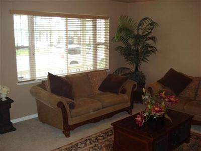 1279 Cherry Blossom Ln, Tracy, CA 95377 photo 4
