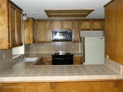 1102 Wickel St, Turlock, CA 95382 photo 2