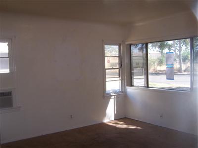 110 Laurel St, Modesto, CA 95354 photo 3