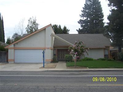 2410 Dels Ln, Turlock, CA 95382 photo 1