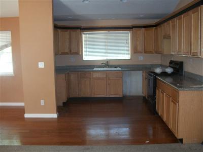 609 Lenore Dr, Modesto, CA 95351 photo 2