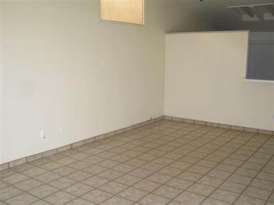 833 Grand Central Dr, Modesto, CA 95351 photo 2